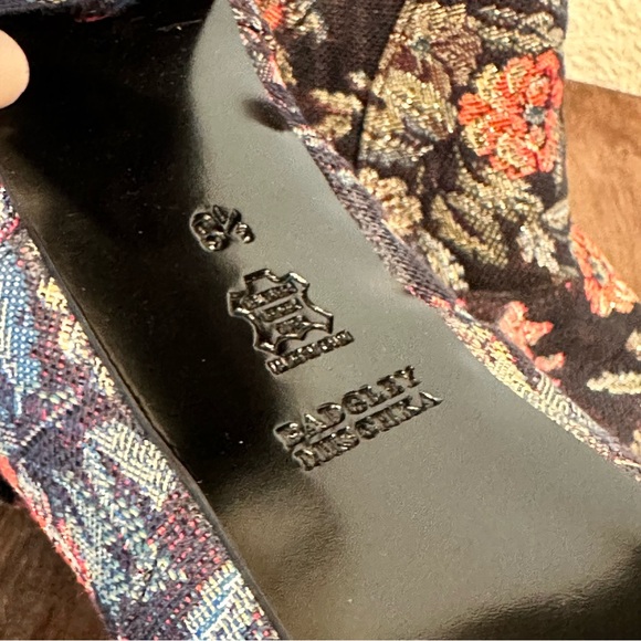 Badgley Mischka Collection Morrisey Brocade Bootie Size 81/2 - Picture 11 of 13